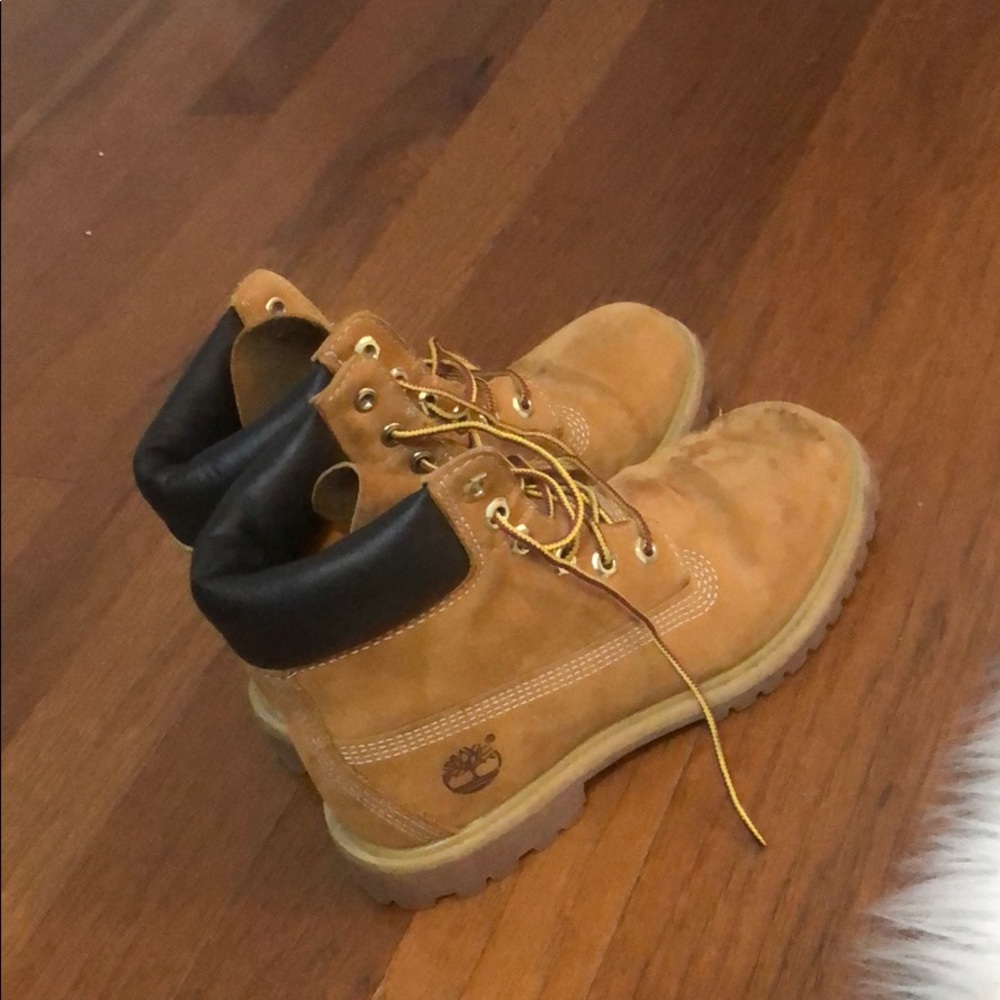 WOMENS’ TIMBERLANDS!!!